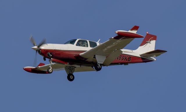 Beechcraft Bonanza (N89KB) - Runway 20R arrival @KDPA.