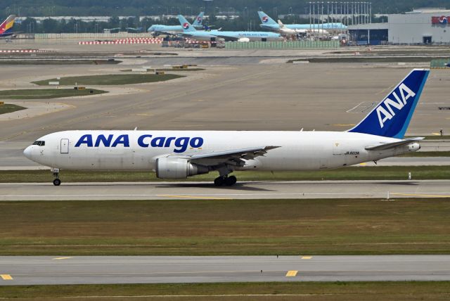BOEING 767-300 (JA603A)