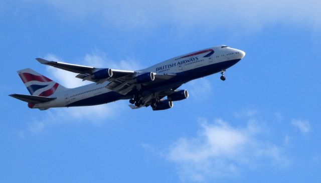 Boeing 747-400 (G-BYGE) - On final is this British Airways Boeing 747-400 in the Autumn of 2018.