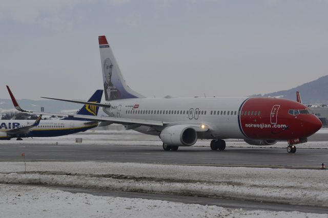 Boeing 737-800 (LN-DYR)