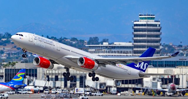 Airbus A330-300 (LN-RKT) - LN-RKT  SAS Scandinavian Airlines Airbus A330-343 s/n 1697 "Bele Viking" - Los Angeles International Airport (IATA: LAX, ICAO: KLAX, FAA LID: LAX)br /Photo: TDelCorobr /September 3, 2017