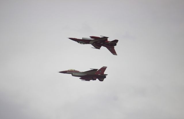 Lockheed F-16 Fighting Falcon — - 2 of the Black Nights f-16s doing there thing at Avalon 2015