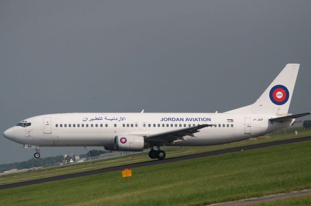 BOEING 737-400 (JY-JAP)