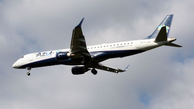 Embraer ERJ-190 (PR-AYN)