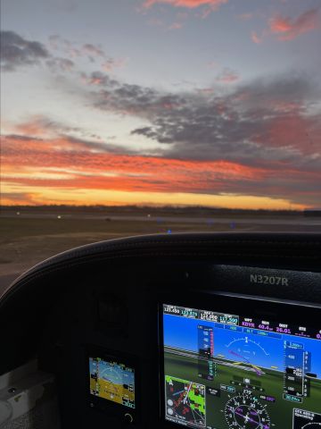 Piper Cherokee Arrow (N3207R)