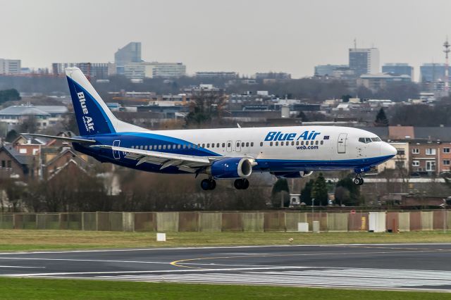 Boeing 737-700 (YR-BAJ) - Boeing 737-400