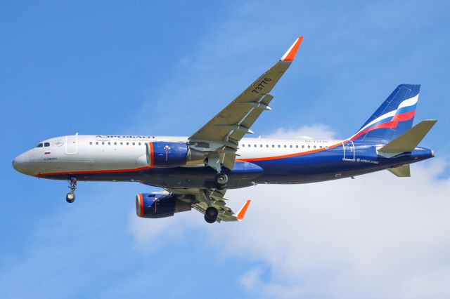 Airbus A320 (RA-73776)