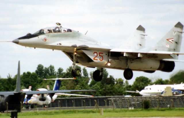 MIKOYAN MiG-33 (N25) - Hungarian Air Force MiG29UB