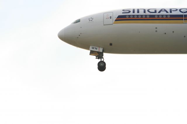 Boeing 777-200 (9V-SWN) - SIA B777-300ER approaching Runway 02L SIN