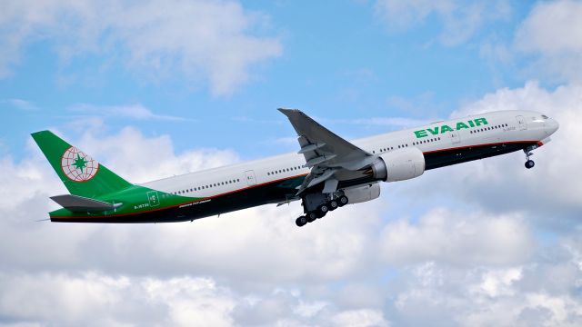 BOEING 777-300 (B-16735) - BOE791 makes a missed approach to Rwy 16R during a B1 flight on 3.6.17. (ln 1478 / cn 61769).