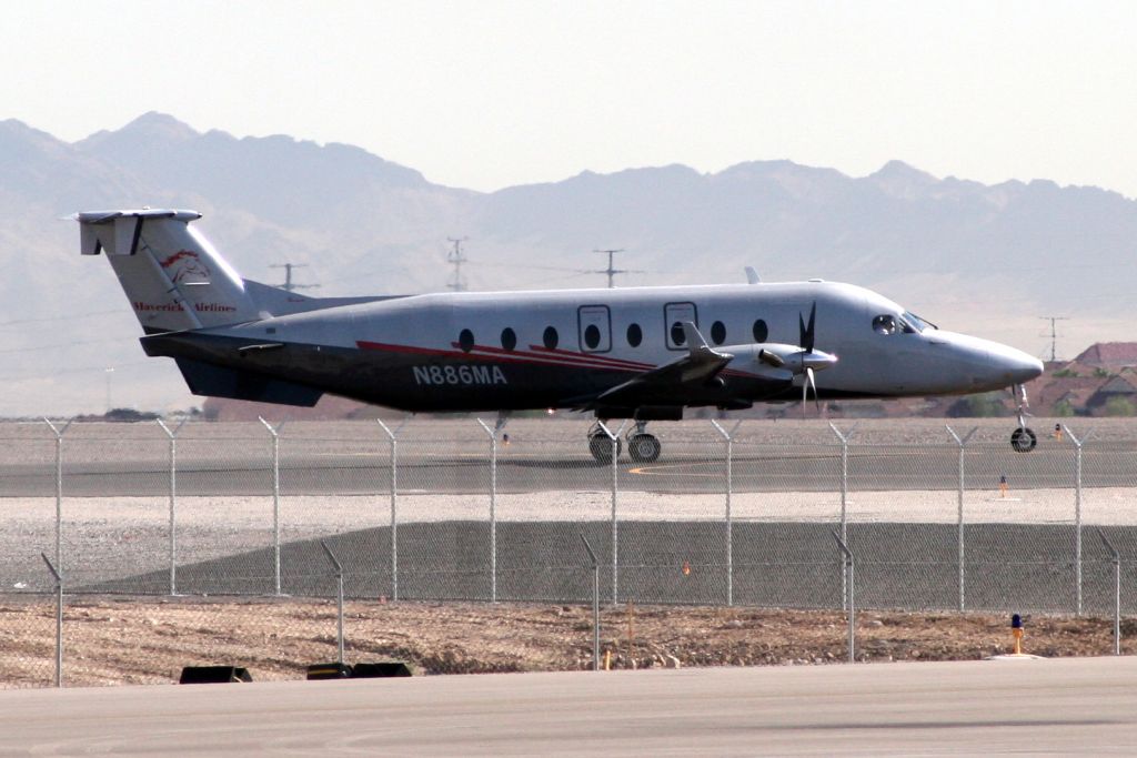 Beechcraft 1900 (N886MA)