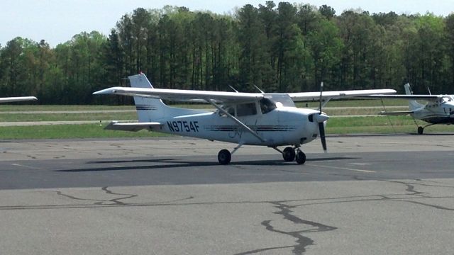 Cessna Skyhawk (N9754F)