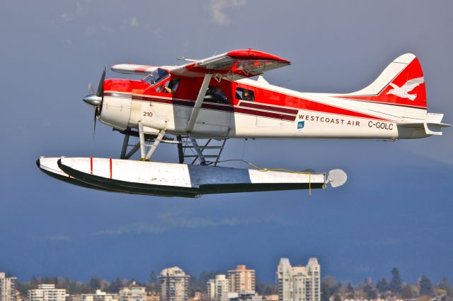 C-GOLC — - LEAVING VANCOUVER HARBOUR,31 MARCH 2010