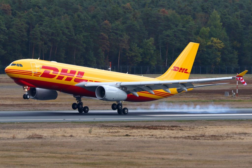 Airbus A330-200 (D-ALMA)