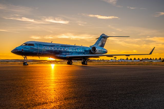 Bombardier Global Express (N117TF) - Nice GLEX sitting at KBZN