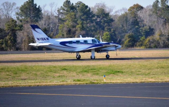 Piper Cheyenne 2 (N18KW)