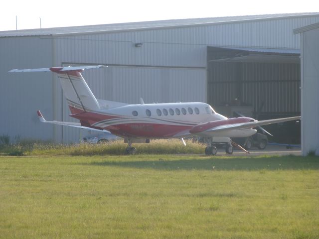 Beechcraft Super King Air 300 (N942BG)