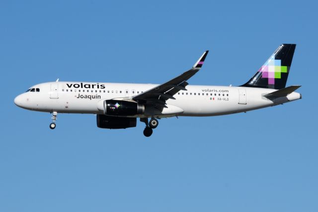 Airbus A320 (XA-VLD)