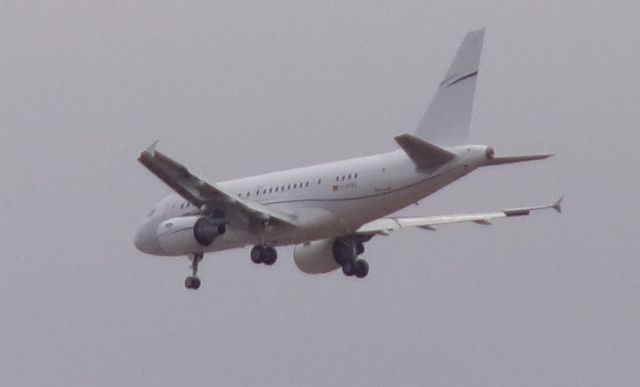 Airbus A318 (D-APWG)