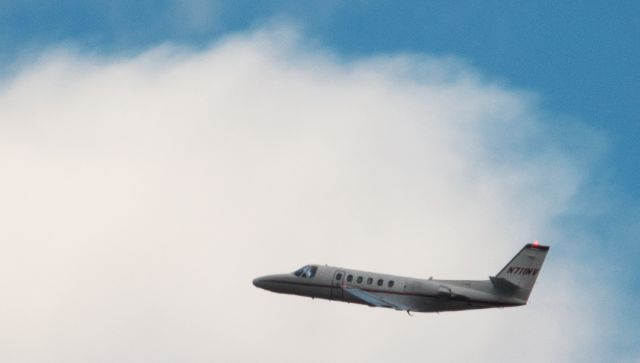 Cessna Citation II (N711NV) - Left cross wind departure fro 27 at Carson City