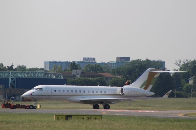 Bombardier Global Express (G-IRAP)