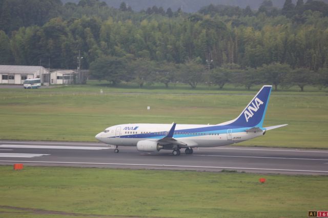 Boeing 737-700 (JA12AN)