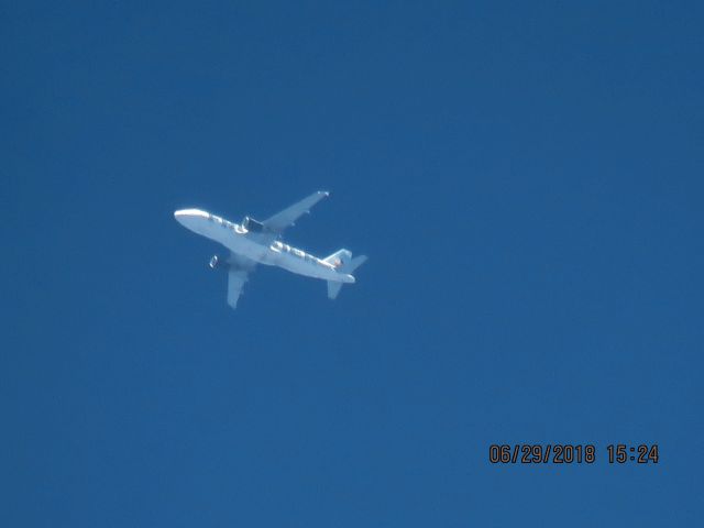 Airbus A320 (N213FR)