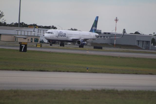 N959JB — - Jetblue flight 1940 landed from Boston