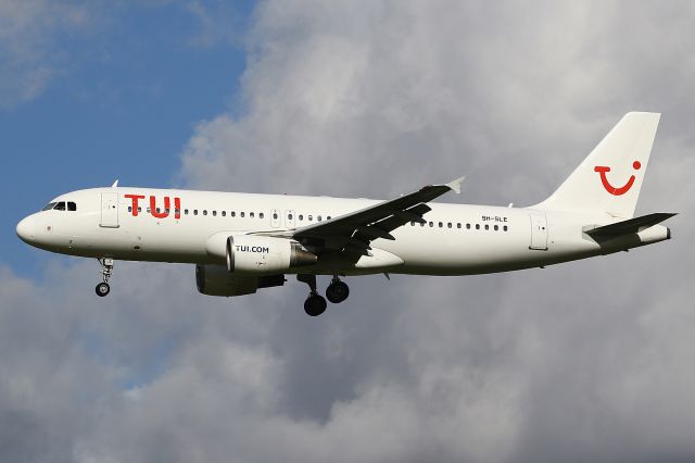 Airbus A320 (9H-SLE)