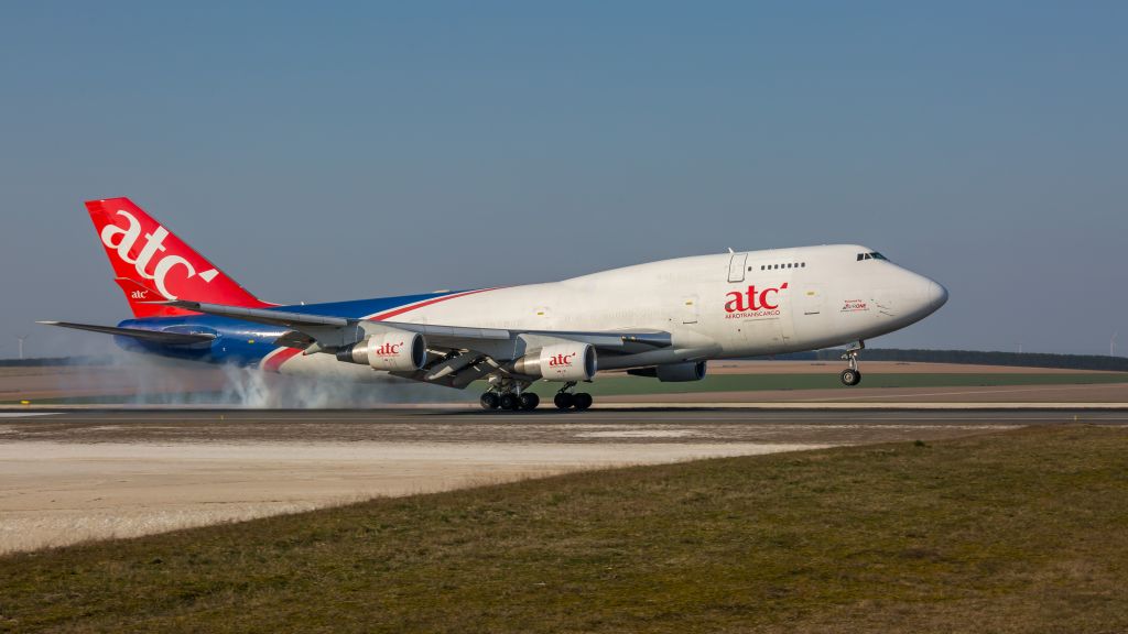 Boeing 747-200 (ER-JAI)