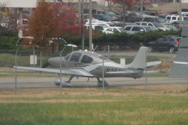 Cirrus SR-22 (N18AV)