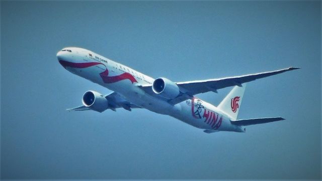 BOEING 777-300 (B-2006)