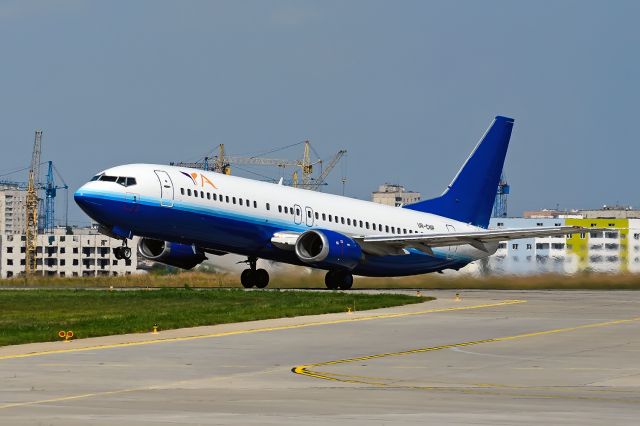 BOEING 737-400 (UR-CNP)