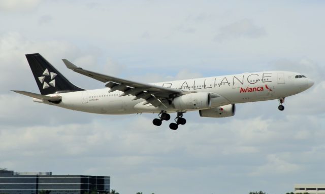 Airbus A330-200 (N279AV)