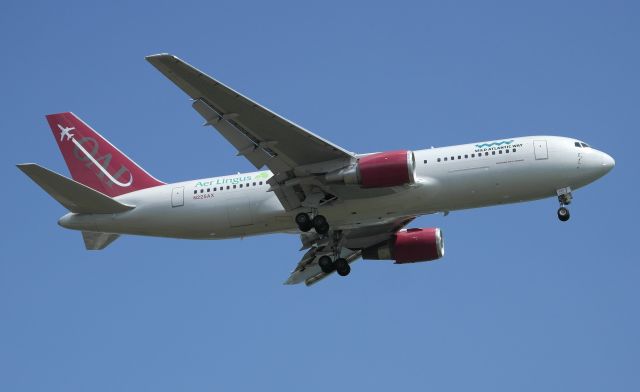 BOEING 767-200 (N225AX)