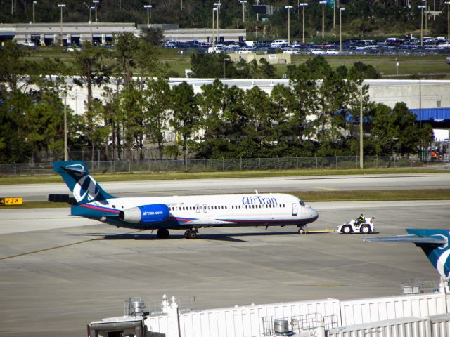 Boeing 717-200 (N933AT)