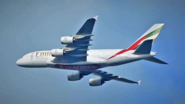 Airbus A380-800 (A6-EEV)