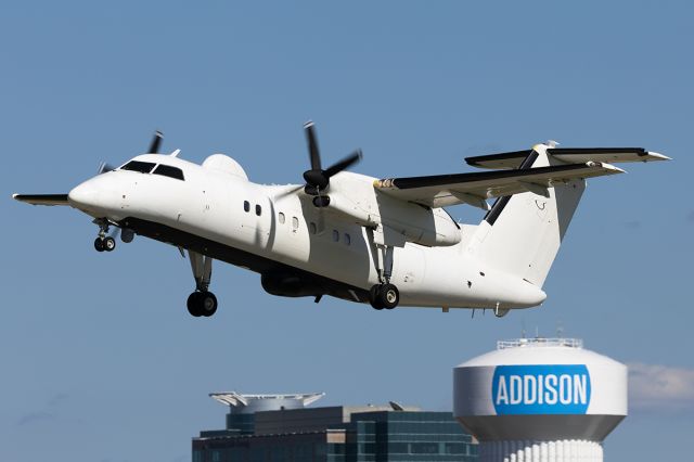 de Havilland Dash 8-200 (N986HA)