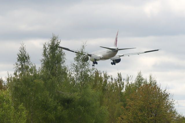 BOEING 777-300ER (A7-BAQ)