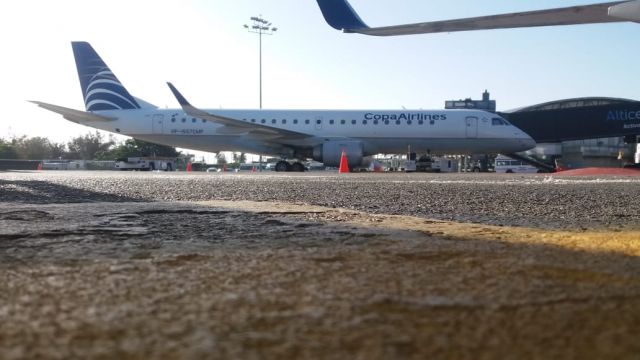 Embraer ERJ-190 (HP-1557CMP) - The small one of copa airlines in its arrival from the city of panama, very beautiful and powerful .....