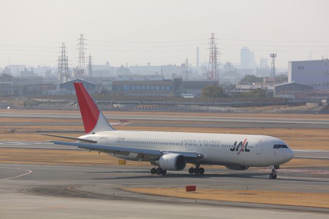 BOEING 767-300 (JA8975)