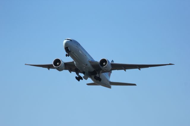 Boeing 777-200 (C-FNNH)