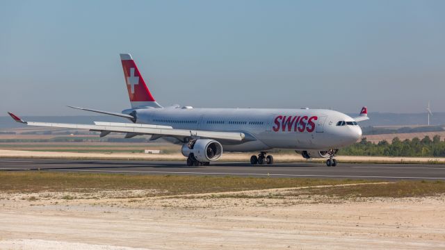 Airbus A330-300 (HB-JHM)