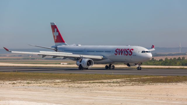 Airbus A330-300 (HB-JHM)