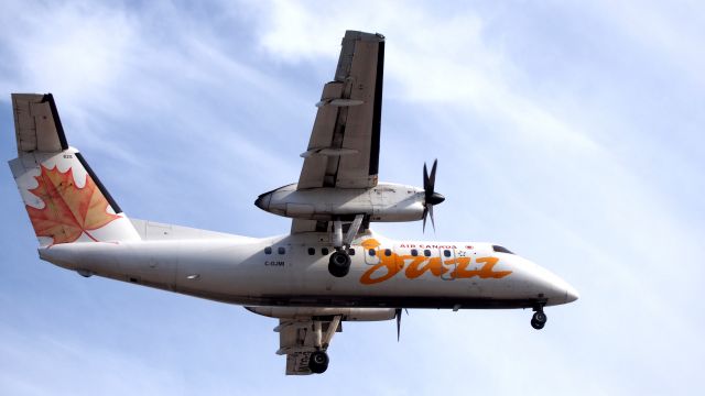 de Havilland Dash 8-100 (C-GJMI) - April 14, 2015