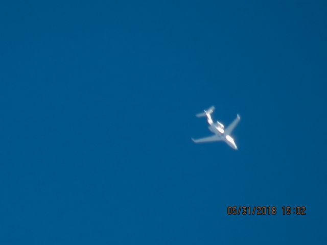 Embraer Phenom 300 (N352QS)