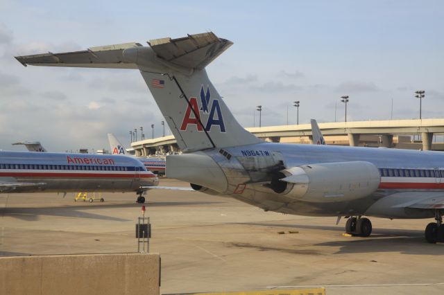 McDonnell Douglas MD-83 (N964TW) - On stand at KDFW.