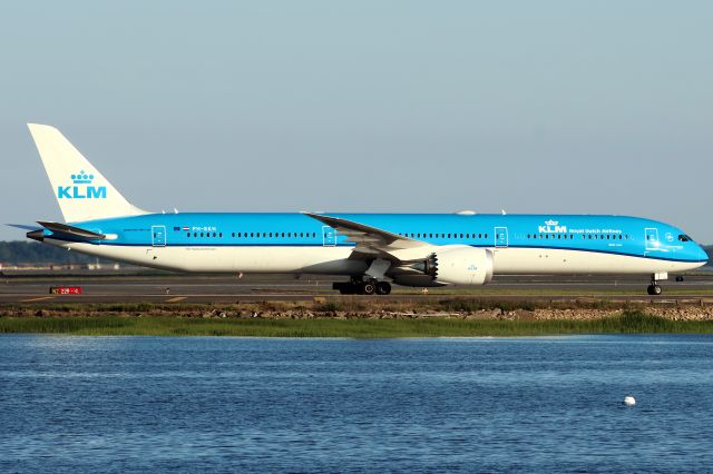 BOEING 787-10 Dreamliner (PH-BKH)