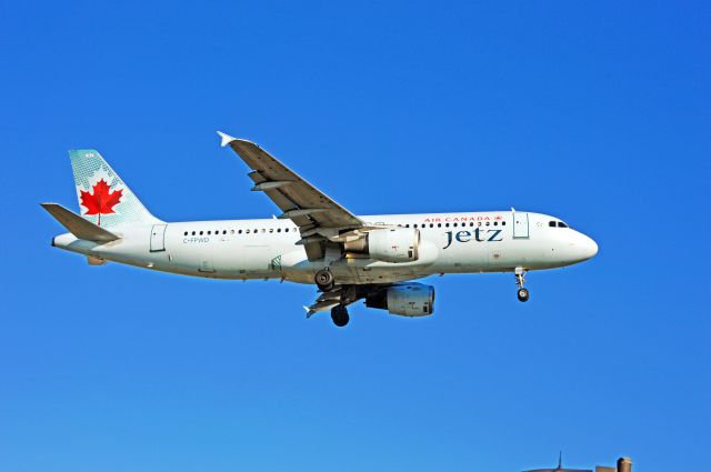 Airbus A320 (C-FPWD)