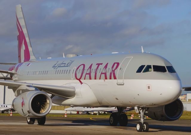 Airbus A320 (A7-MBK) - 04/01/2014